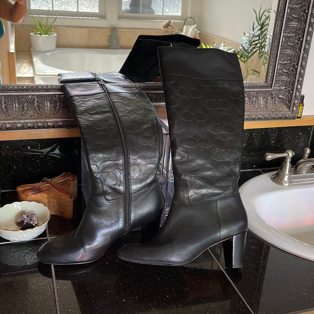 Coach heeled zip boots size 8 black leather